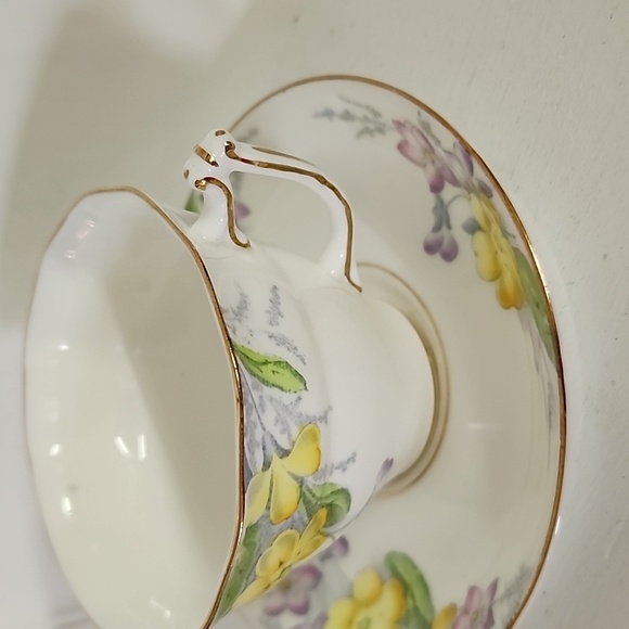 Vintage “Old Royal” Bone China Tea Cup & Saucer with Yellow Flower/Violets 1930 - Picture 6 of 7